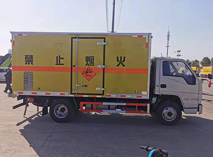厦门爆破器材运输车工人安全操作规范与智能技术保障